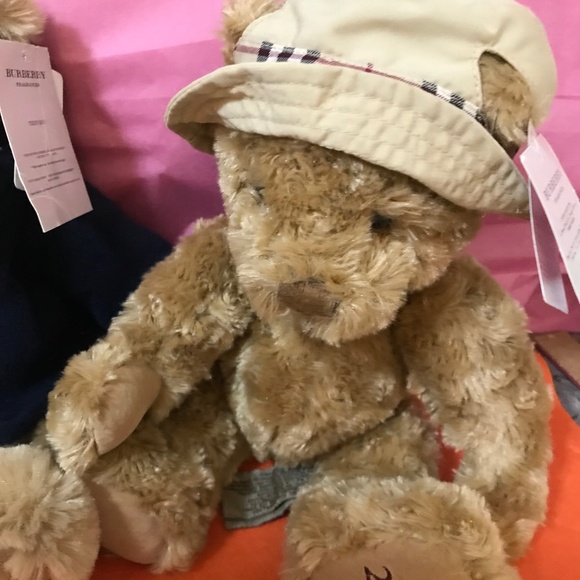 Two Burberry teddy bears year 2006 2009 - Picture 15 of 16